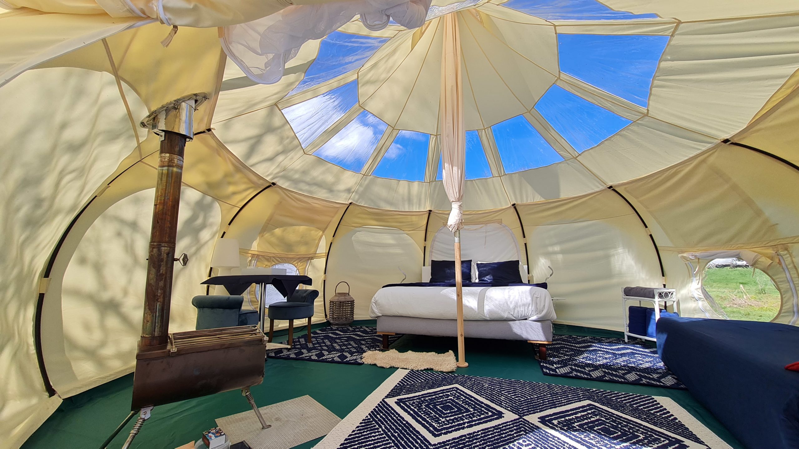 dome-domaine-butineuses-chambre